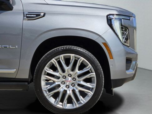 Used 2026 GMC Yukon Denali w/ Denali Reserve Package AWD/4WD image 33