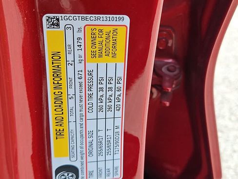 Used 2024 Chevrolet Colorado W/T AWD/4WD image 25
