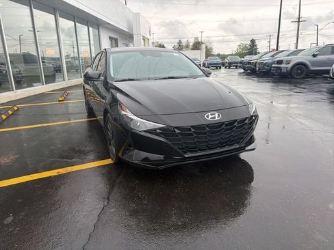 Used 2022 Hyundai Elantra SEL FWD image 9