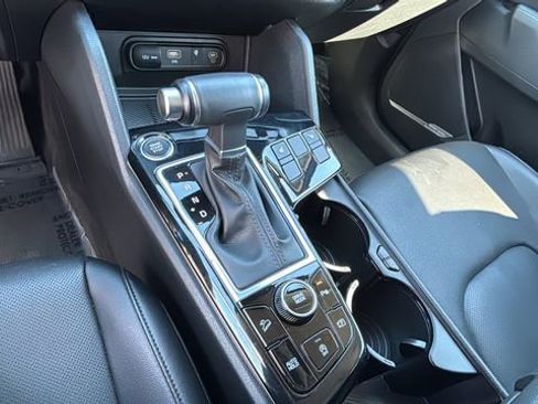 Used 2024 Kia Sportage SX image 30