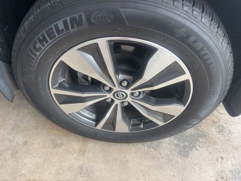 Used 2022 Nissan Murano SV FWD image 32