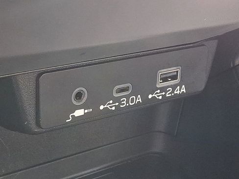 Certified 2025 Subaru Crosstrek 2.5i Limited w/ Crosstrek Mirror Package image 24