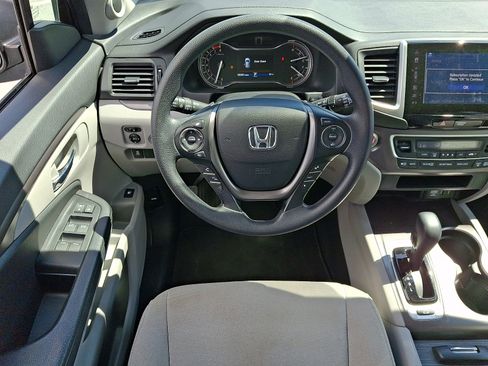 Used 2018 Honda Pilot EX image 13