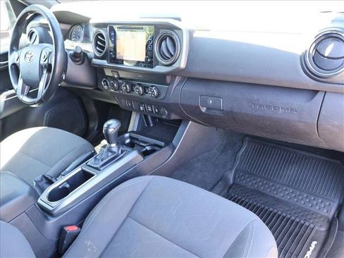 Used 2019 Toyota Tacoma TRD Off-Road AWD/4WD image 28