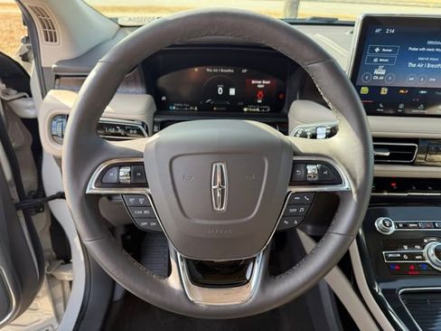 Certified 2022 Lincoln Nautilus Reserve image 22