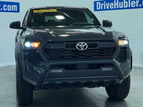 Used 2025 Toyota Tacoma TRD Off-Road AWD/4WD image 9