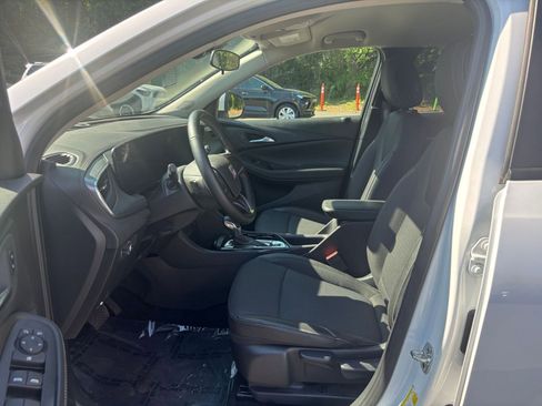 Used 2025 Buick Encore GX Preferred FWD image 25