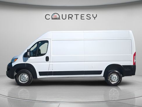 Used 2023 RAM ProMaster 2500 w/ Interior LED Lighting Group FWD image 4