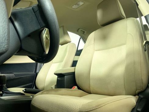 Used 2014 Toyota Corolla L image 17