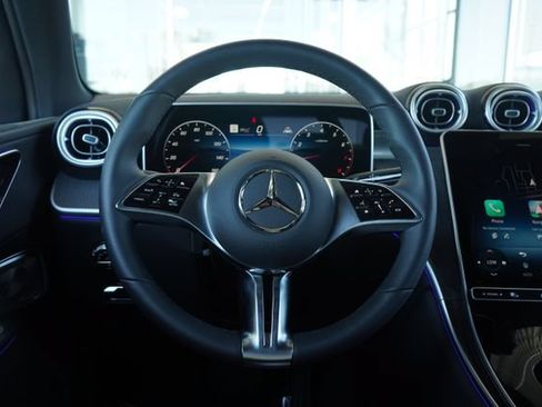 Used 2026 Mercedes-Benz GLC 300 image 16