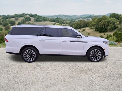 Used 2025 Lincoln Navigator L Black Label AWD/4WD image 11