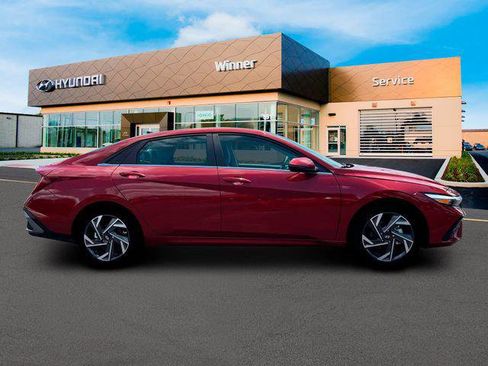 New 2025 Hyundai Elantra Limited image 9