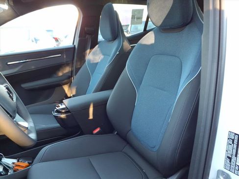 New 2025 Volvo EX30 Plus w/ Protection Package Premier image 15