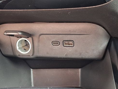 Used 2025 Chevrolet Trax LT FWD image 23