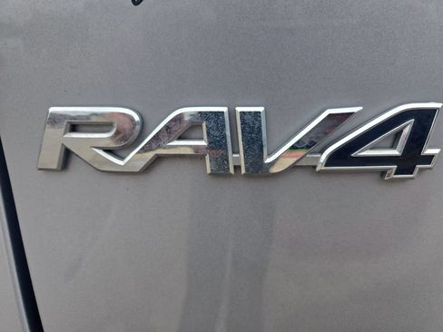 Used 2023 Toyota RAV4 LE AWD/4WD image 32