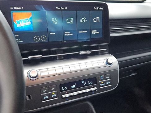 Used 2025 Hyundai Kona SEL image 17