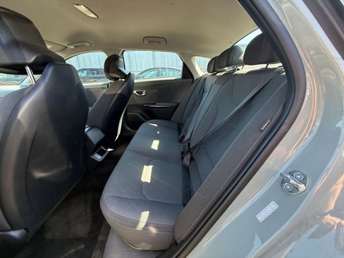 Used 2025 Kia K4 FWD image 25