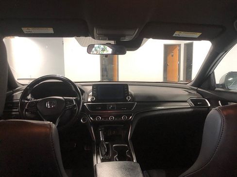 Used 2018 Honda Accord Sport image 14