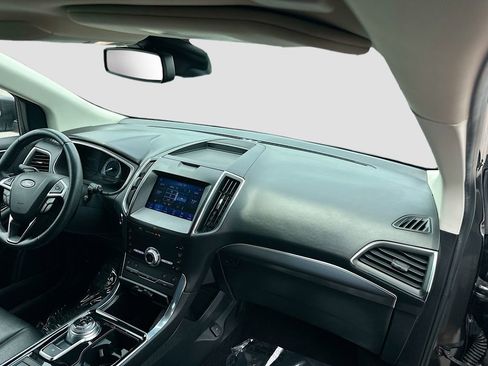 Used 2020 Ford Edge Titanium w/ Equipment Group 301A AWD/4WD image 30