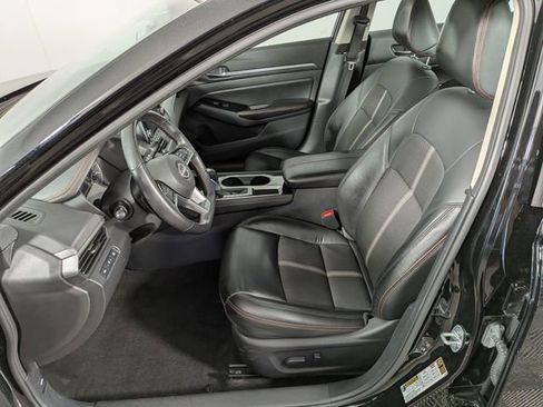 Used 2024 Nissan Altima 2.5 SR FWD image 12