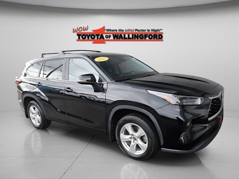 Used 2023 Toyota Highlander LE AWD/4WD image 14