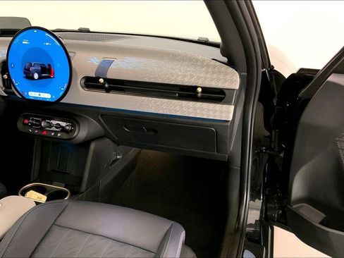 Certified 2025 MINI Cooper S image 23