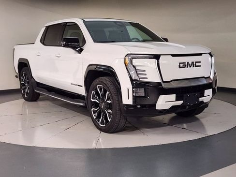 Used 2025 GMC Sierra EV Denali AWD/4WD image 7