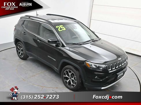 Used 2025 Jeep Compass Limited image 24