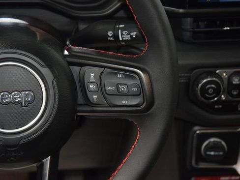 Used 2024 Jeep Gladiator Rubicon w/ Convenience Group image 32