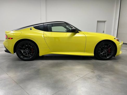 Used 2024 Nissan Z Performance w/ Floor Mat Package RWD image 8