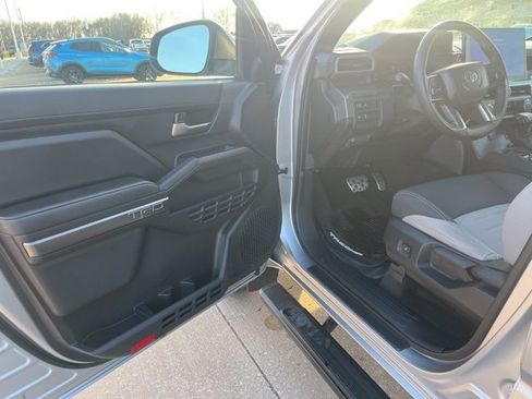 Used 2024 Toyota Tacoma TRD Sport image 12