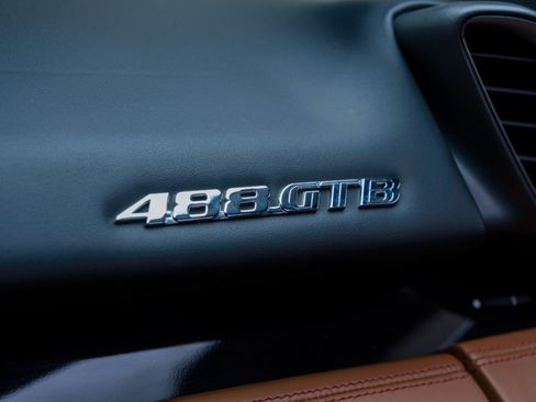 Used 2016 Ferrari 488 GTB RWD image 54