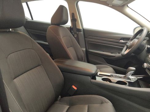 Used 2024 Nissan Altima 2.5 SV image 21