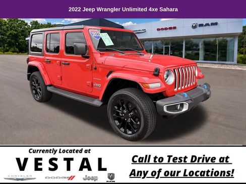 Used 2022 Jeep Wrangler Unlimited Sahara AWD/4WD image 5
