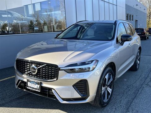 Certified 2025 Volvo XC60 T8 Core w/ Climate Package image 1