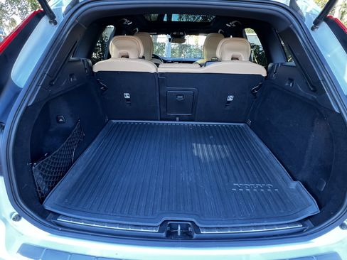 Used 2023 Volvo XC60 B5 Ultimate w/ Climate Package image 48