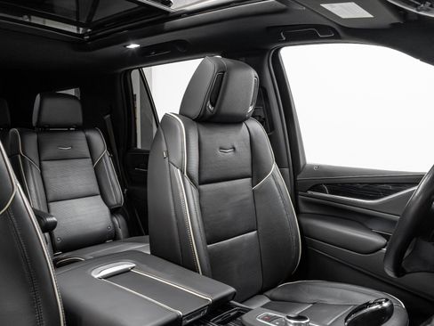 Used 2022 Cadillac Escalade Sport w/ Touring Package AWD/4WD image 18