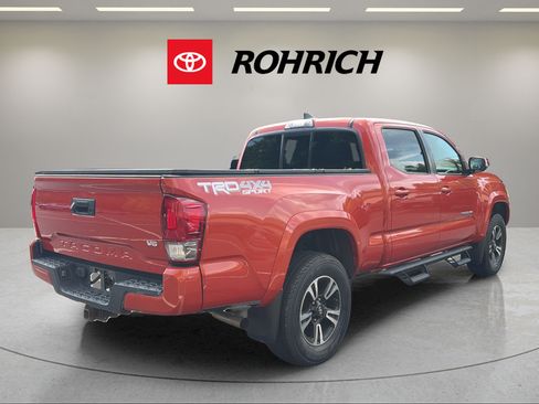 Used 2016 Toyota Tacoma TRD Sport w/ Towing Package AWD/4WD image 6