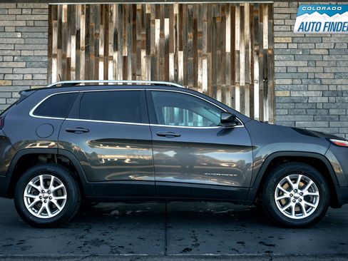 Used 2016 Jeep Cherokee Latitude w/ Cold Weather Group image 8