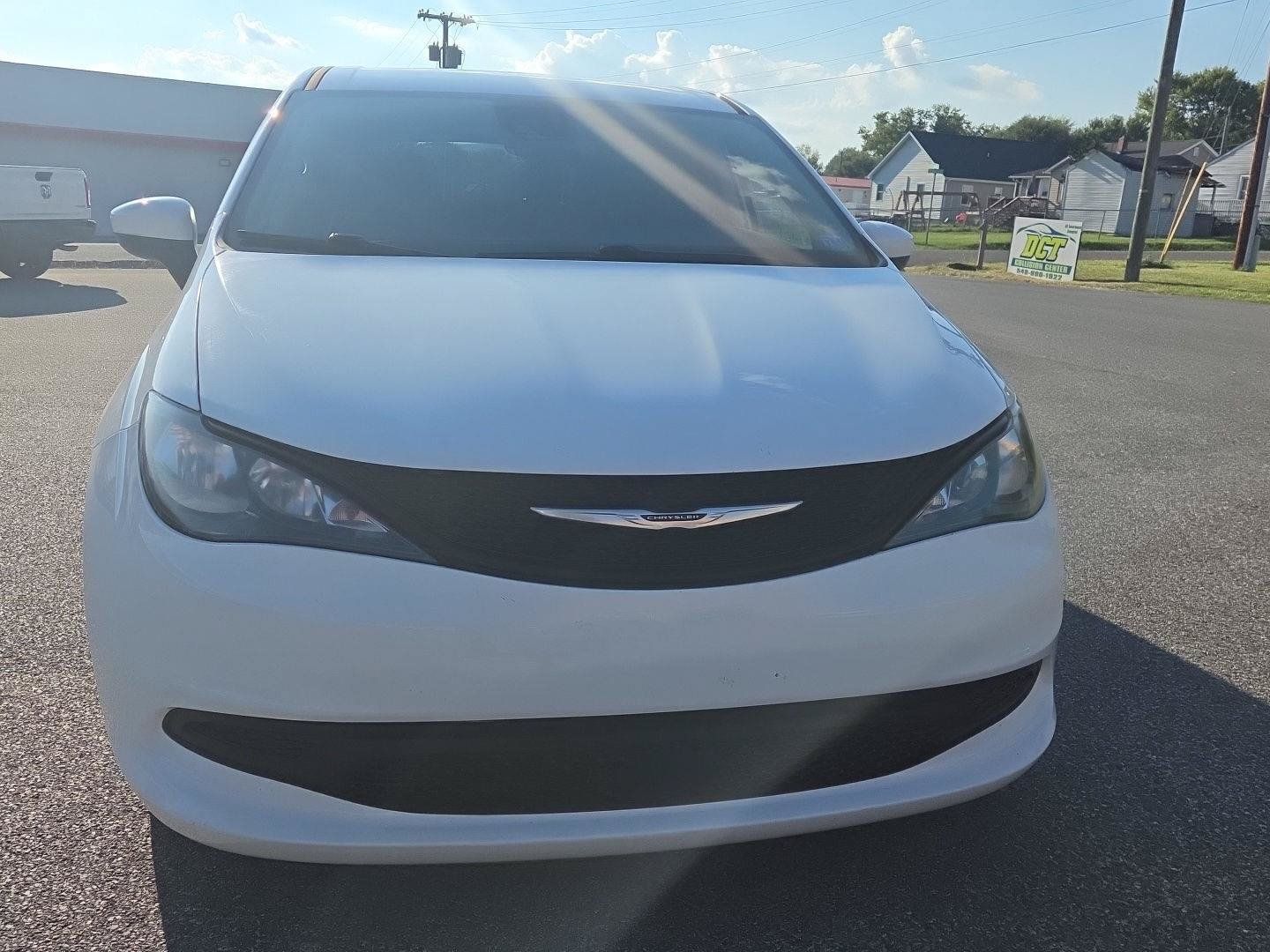 Used 2021 Chrysler Voyager L FWD image 8