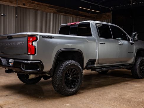 Used 2025 Chevrolet Silverado 2500 LTZ w/ LTZ Plus Package image 10