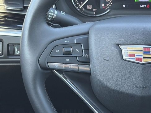 Used 2025 Cadillac XT6 Luxury image 9