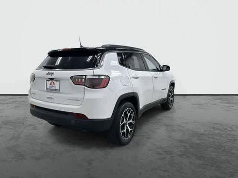 Used 2025 Jeep Compass Limited image 3