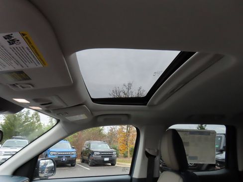 New 2025 Ford Maverick Lariat image 18