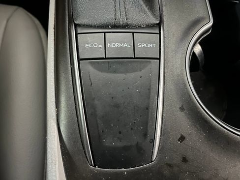 Used 2023 Toyota Camry SE FWD image 24