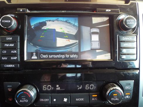 Used 2018 Nissan Titan Platinum Reserve w/ Platinum Utility Package image 17