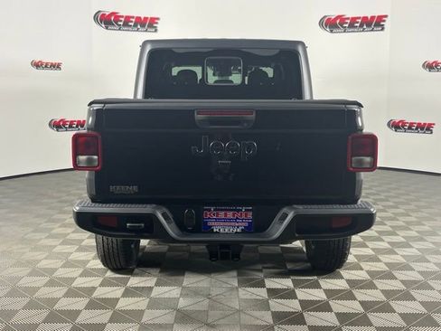New 2025 Jeep Gladiator Sport image 7