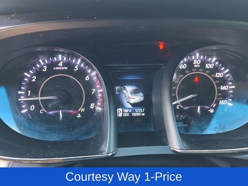 Used 2018 Toyota Avalon XLE w/ All Weather Liner Package FWD image 13