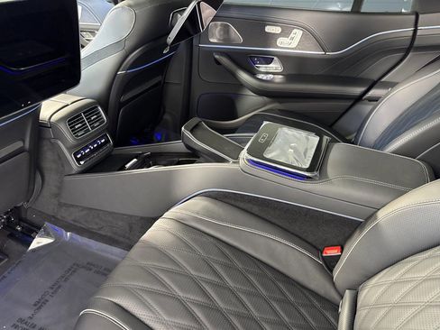 New 2026 Mercedes-Benz Maybach GLS 600 4MATIC image 21