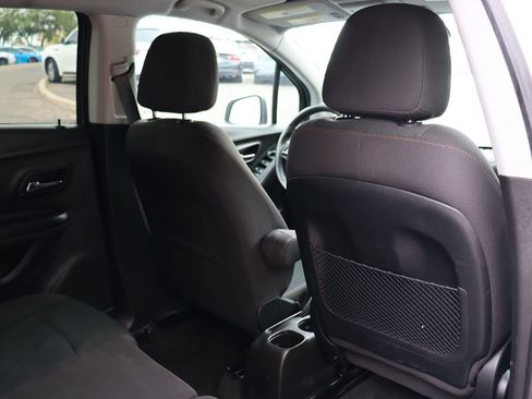 Used 2018 Chevrolet Trax LS w/ LPO, Cargo Package FWD image 28